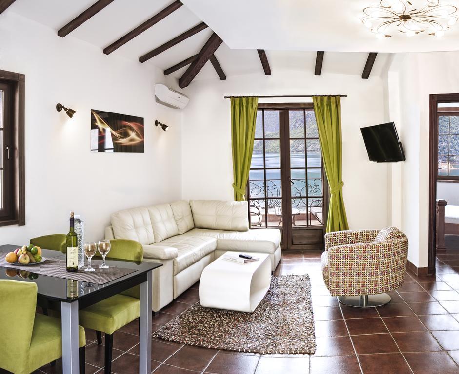 Apartments Boka Vista Kamenari Bagian luar foto